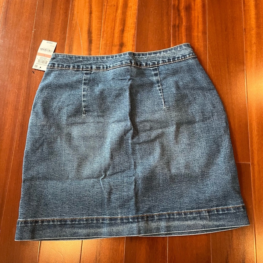 New NWT Maison Jules Denim Skirt Merci Wash Jean Mini Button-Front Pockets Sz 2 - Picture 3 of 8